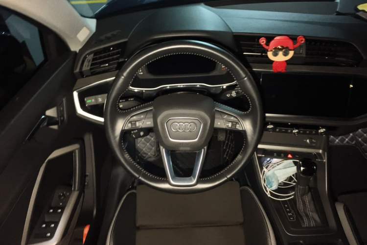 Used Audi Q3 2021 35 TFSI Progressive Dynamic Edition Steering Wheel
