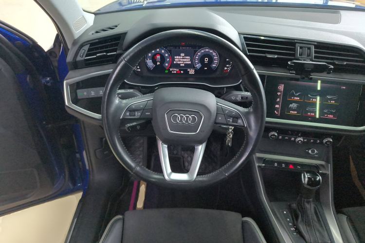 Used Audi Q3 2021 35 TFSI Progressive Dynamic Edition Steering Wheel