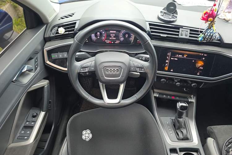 Used Audi Q3 2021 35 TFSI Progressive Dynamic Edition Steering Wheel