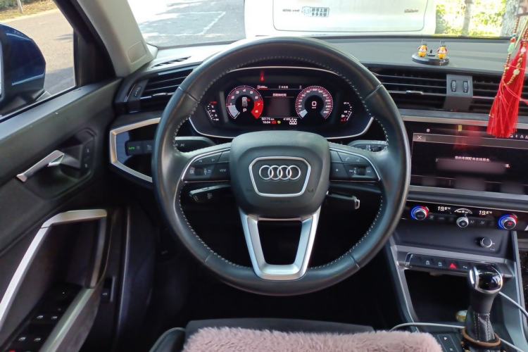 Used Audi Q3 2021 35 TFSI Progressive Dynamic Edition Steering Wheel