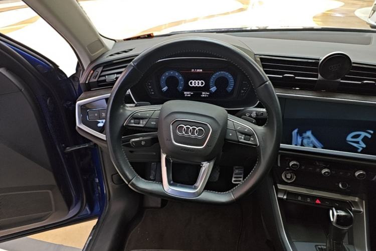 Used Audi Q3 2021 35 TFSI Fashion Dynamic Model Steering Wheel
