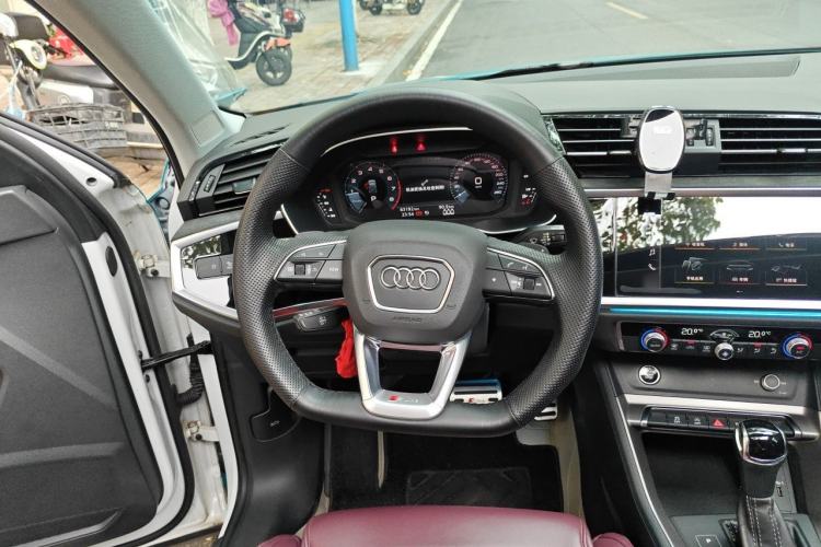 Used Audi Q3 2021 35 TFSI Fashion Dynamic Model Steering Wheel