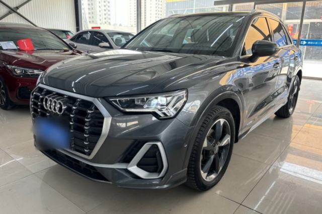 Audi Q3 2021 35 TFSI Fashion Dynamic Model مستعملة