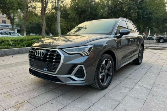 Używany Audi Q3 2021 35 TFSI Fashion Dynamic Model