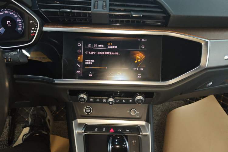 Used Audi Q3 2021 35 TFSI Fashionable and Elegant Model Audio And AC Panel