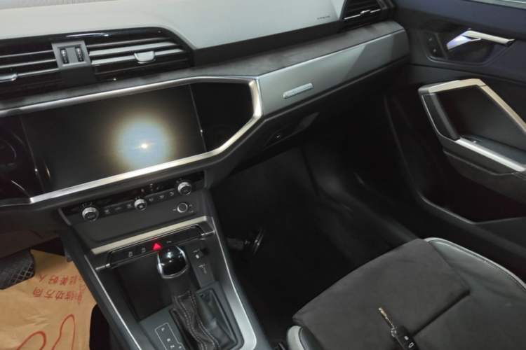 Used Audi Q3 2021 35 TFSI Progressive Dynamic Edition Audio And AC Panel