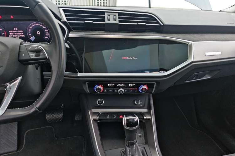 Used Audi Q3 2021 35 TFSI Fashion Dynamic Model Audio And AC Panel