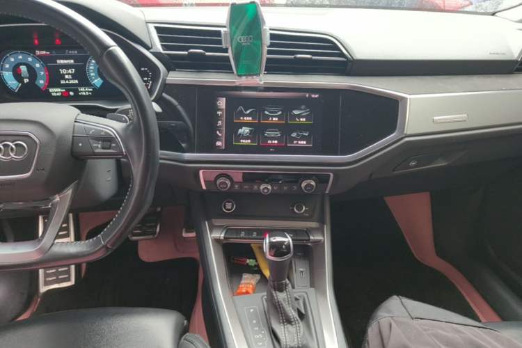 Used Audi Q3 2021 35 TFSI Fashion Dynamic Model Audio And AC Panel