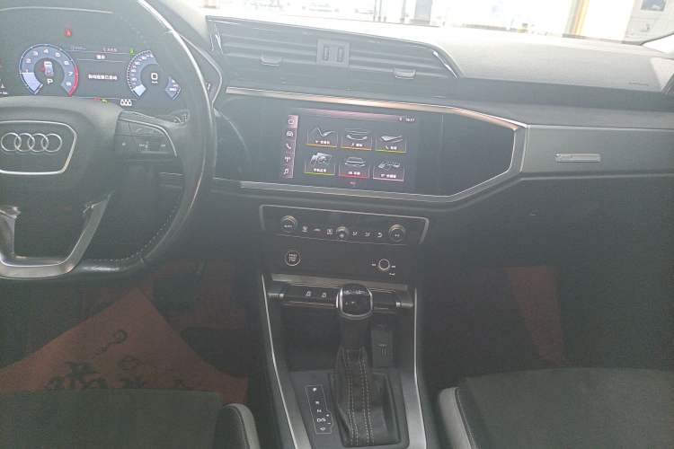 Used Audi Q3 2021 35 TFSI Fashion Dynamic Model Audio And AC Panel
