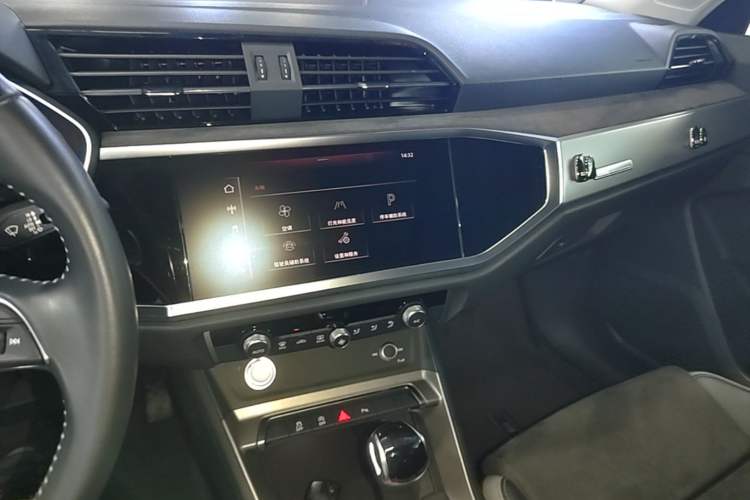 Used Audi Q3 2021 35 TFSI Progressive Dynamic Edition Audio And AC Panel