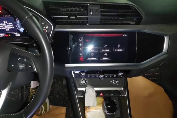 Used Audi Q3 2021 35 TFSI Fashion Dynamic Model Audio And AC Panel