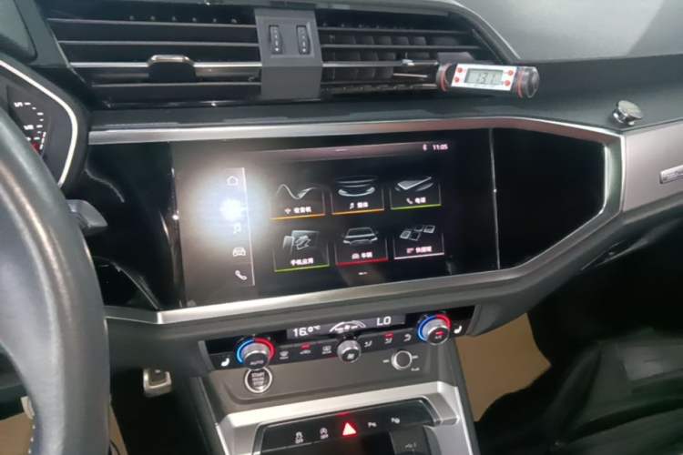 Used Audi Q3 2021 35 TFSI Fashion Dynamic Model Audio And AC Panel