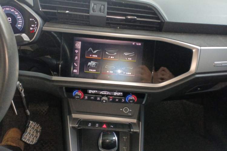 Used Audi Q3 2021 35 TFSI Progressive Dynamic Edition Audio And AC Panel