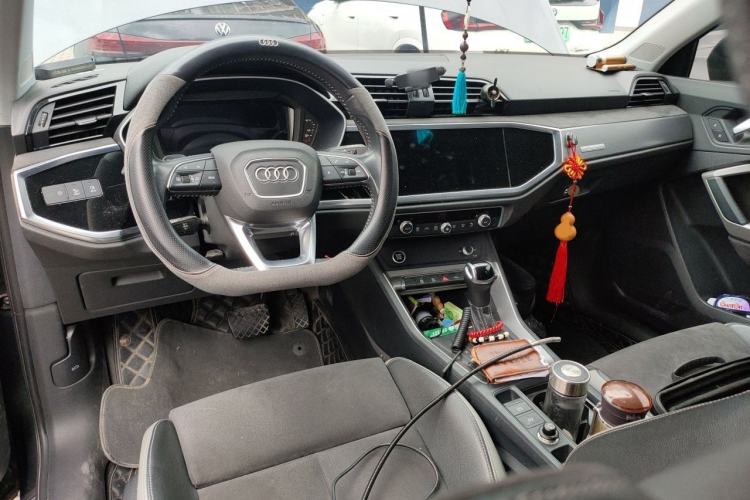 Used Audi Q3 2021 35 TFSI Fashion Dynamic Model Center Console