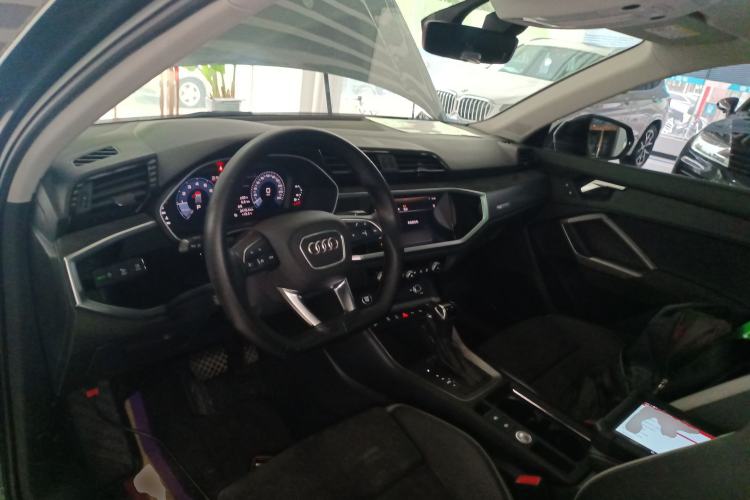 Used Audi Q3 2021 35 TFSI Fashion Dynamic Model Center Console