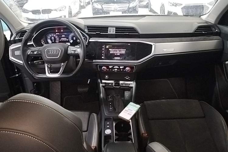 Used Audi Q3 2021 35 TFSI Fashion Dynamic Model Center Console