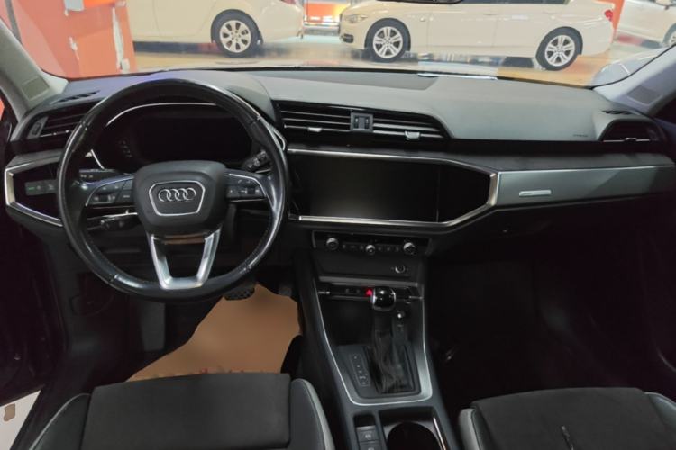 Used Audi Q3 2021 35 TFSI Progressive Dynamic Edition Center Console