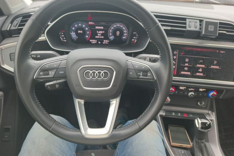 Used Audi Q3 2021 35 TFSI Progressive Dynamic Edition Center Console