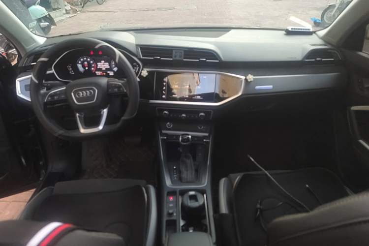 Used Audi Q3 2021 35 TFSI Enjoy Life Edition Center Console