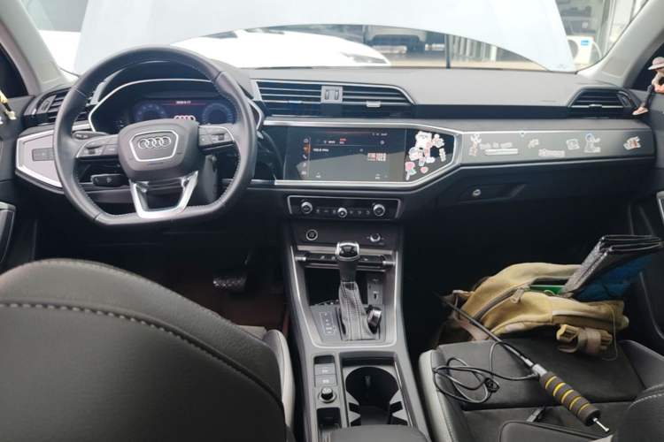 Used Audi Q3 2021 35 TFSI Fashion Dynamic Model Center Console