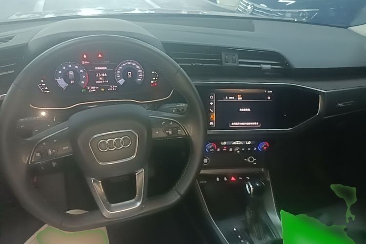 Used Audi Q3 2021 35 TFSI Fashion Dynamic Model Center Console