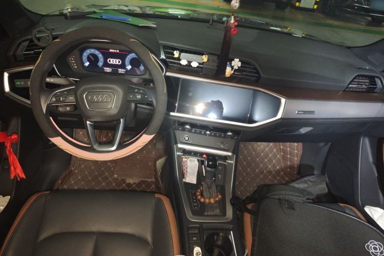 Used Audi Q3 2021 35 TFSI Fashionable and Elegant Model Center Console