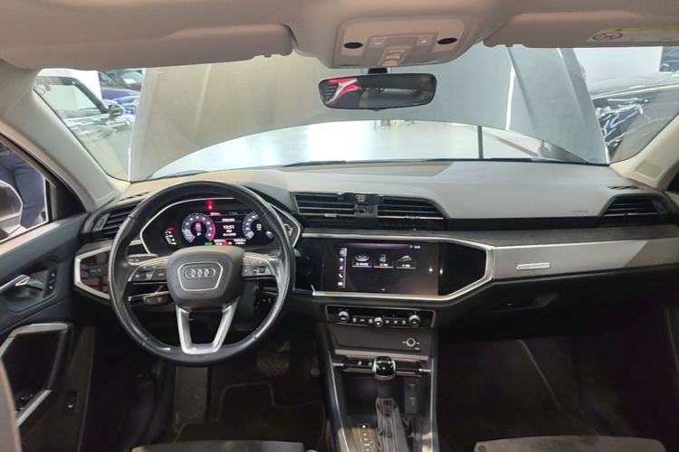 Used Audi Q3 2021 35 TFSI Progressive Dynamic Edition Center Console