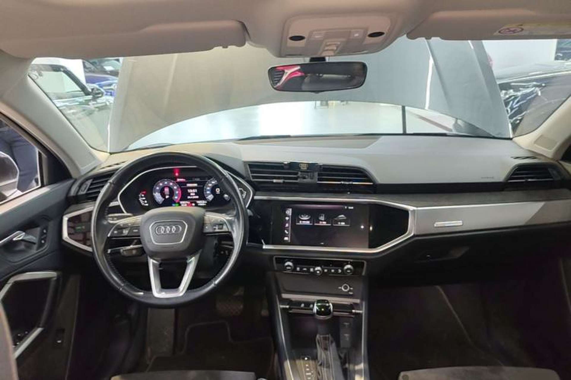 Used Audi Q3 2021 35 TFSI Progressive Dynamic Edition Center Console