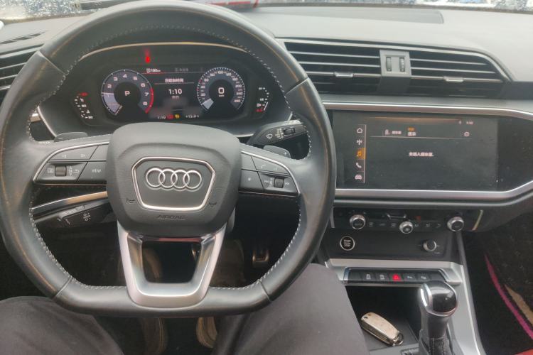 Used Audi Q3 2021 35 TFSI Enjoy Life Edition Center Console