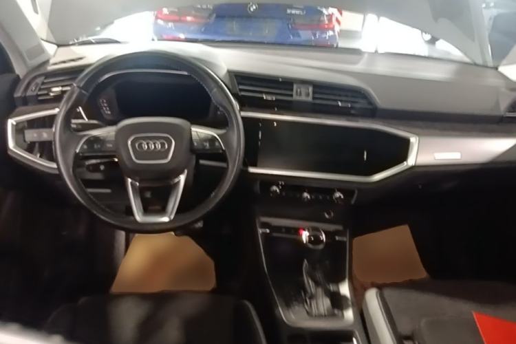 Used Audi Q3 2021 35 TFSI Progressive Dynamic Edition Center Console