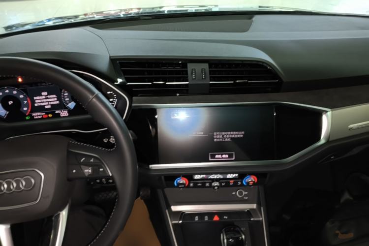 Used Audi Q3 2021 35 TFSI Progressive Dynamic Edition Center Console