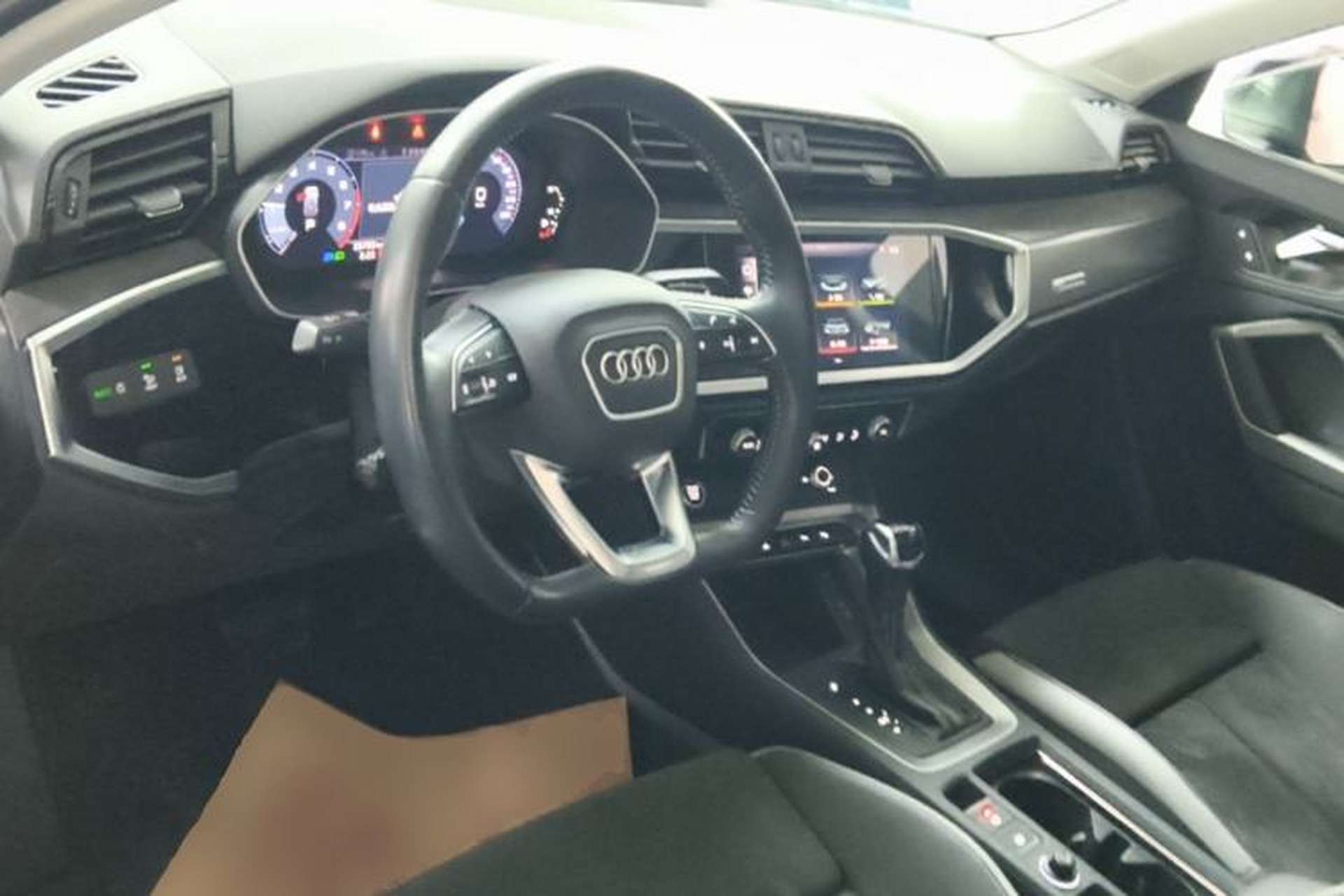 Used Audi Q3 2021 35 TFSI Fashion Dynamic Model Center Console