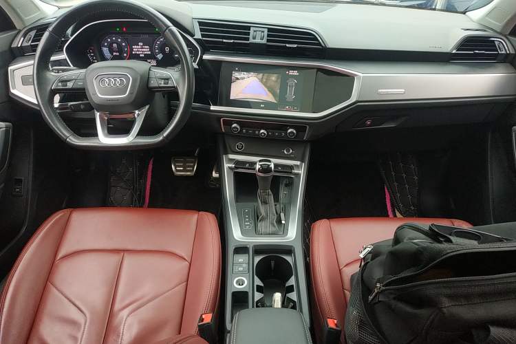 Used Audi Q3 2021 35 TFSI Fashion Dynamic Model Center Console
