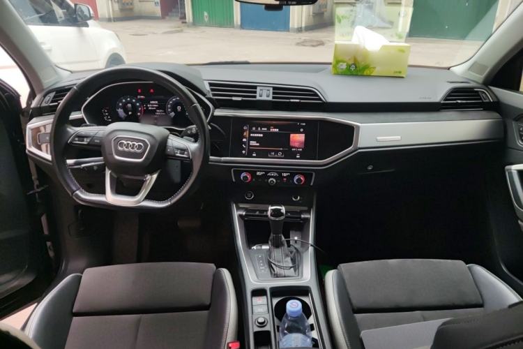 Used Audi Q3 2021 35 TFSI Fashion Dynamic Model Center Console