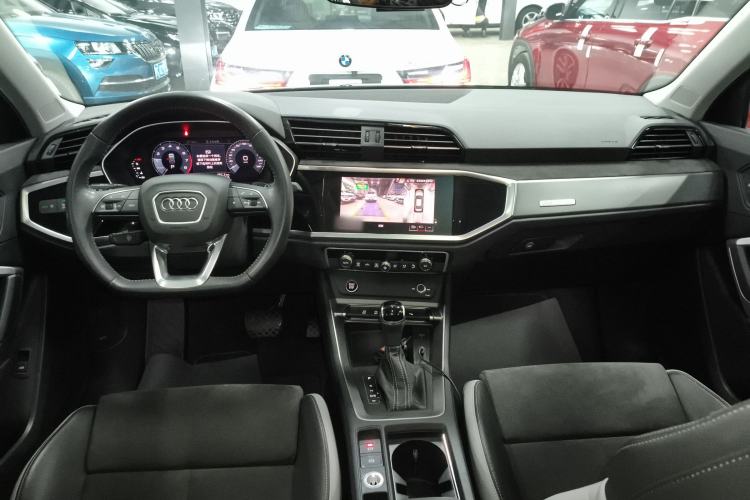 Used Audi Q3 2021 35 TFSI Fashion Dynamic Model Center Console
