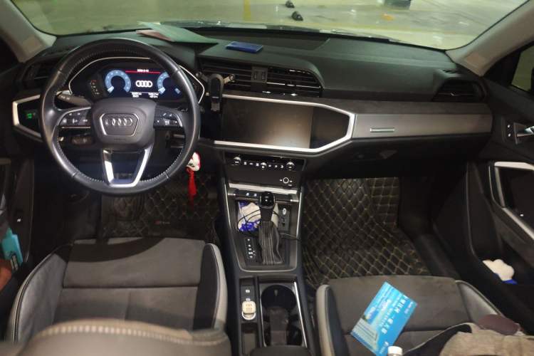 Used Audi Q3 2021 35 TFSI Progressive Dynamic Edition Center Console