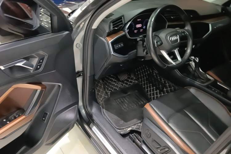Used Audi Q3 2021 35 TFSI Fashionable and Elegant Model Driver Seat