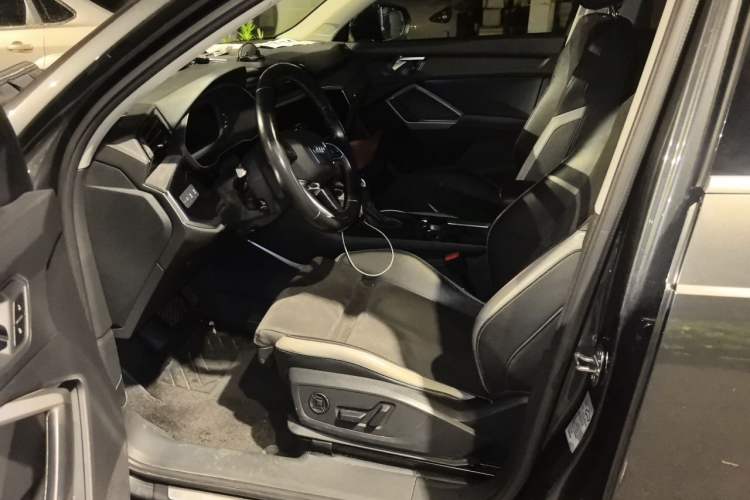 Used Audi Q3 2021 35 TFSI Progressive Dynamic Edition Driver Seat