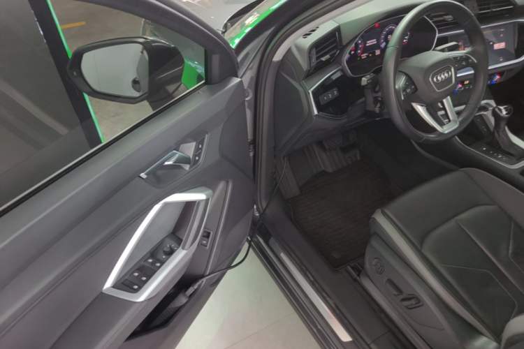 Used Audi Q3 2021 35 TFSI Advanced Style Edition Driver Seat