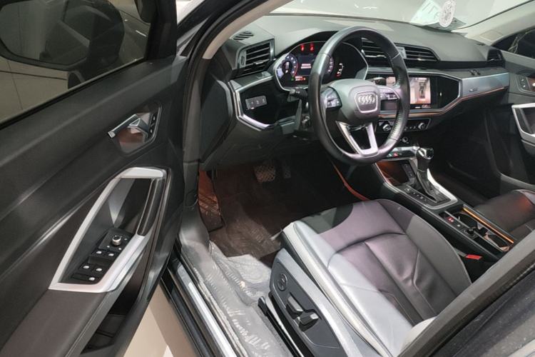 Used Audi Q3 2021 35 TFSI Advanced Style Edition Driver Seat