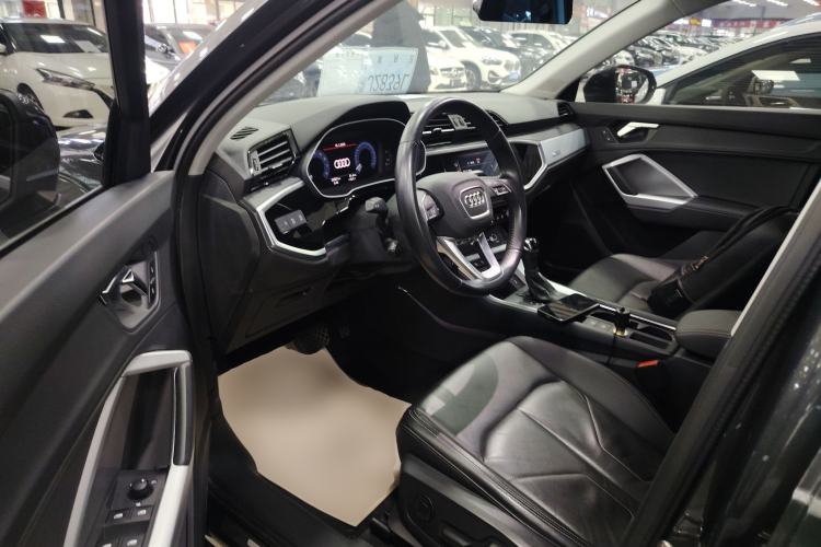 Used Audi Q3 2021 35 TFSI Advanced Style Edition Driver Seat