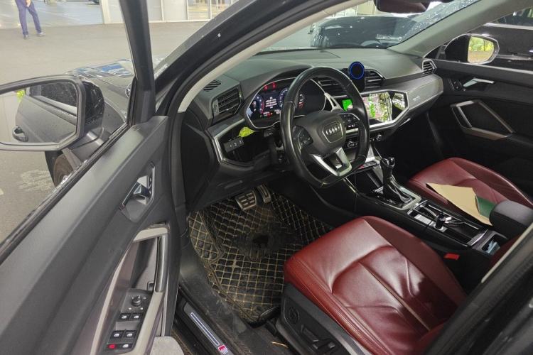 Used Audi Q3 2021 35 TFSI Enjoy Life Edition Driver Seat