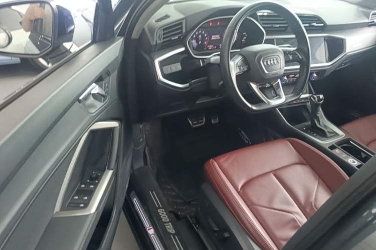 Used Audi Q3 2021 35 TFSI Enjoy Life Edition Driver Seat