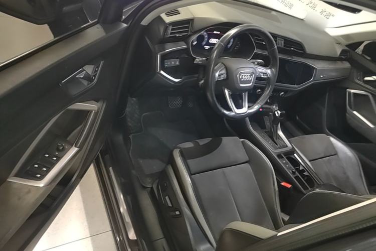 Used Audi Q3 2021 35 TFSI Progressive Dynamic Edition Driver Seat