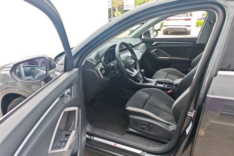 Used Audi Q3 2021 35 TFSI Fashion Dynamic Model Driver Seat