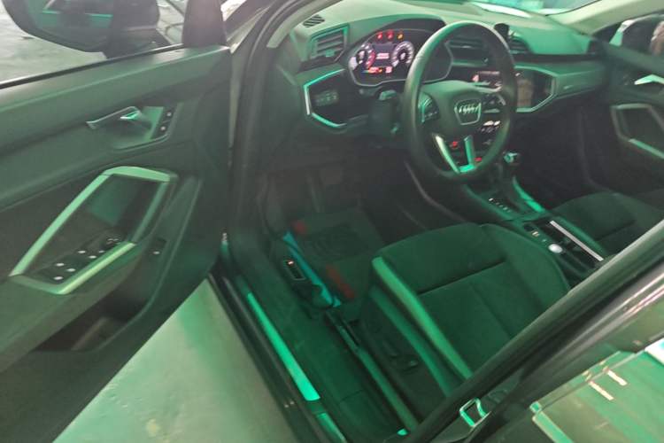 Used Audi Q3 2021 35 TFSI Progressive Dynamic Edition Driver Seat