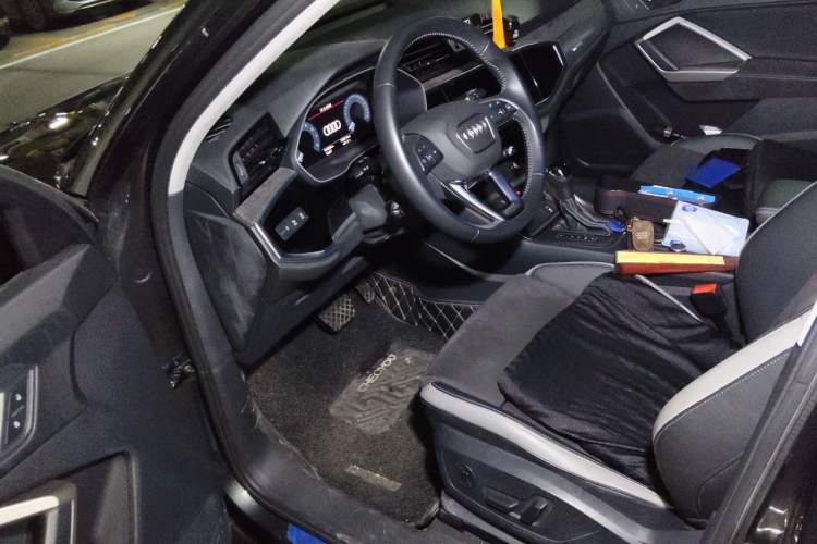 Used Audi Q3 2021 35 TFSI Progressive Dynamic Edition Driver Seat