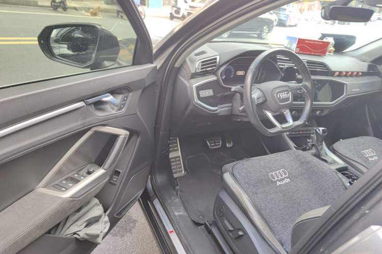 Used Audi Q3 2021 45 TFSI quattro Fashion Dynamic Model Driver Seat