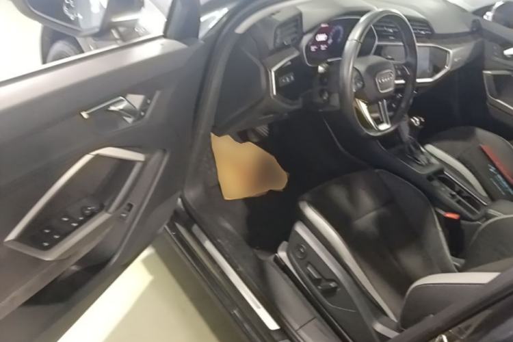 Used Audi Q3 2021 35 TFSI Progressive Dynamic Edition Driver Seat