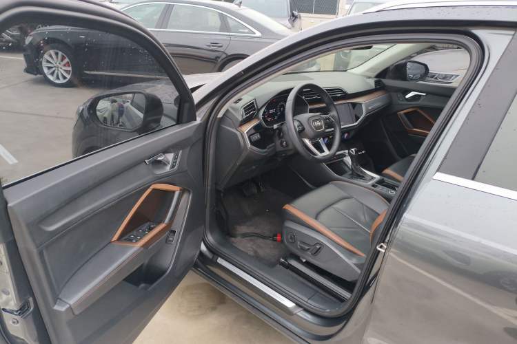 Used Audi Q3 2021 35 TFSI Fashionable and Elegant Model Driver Seat